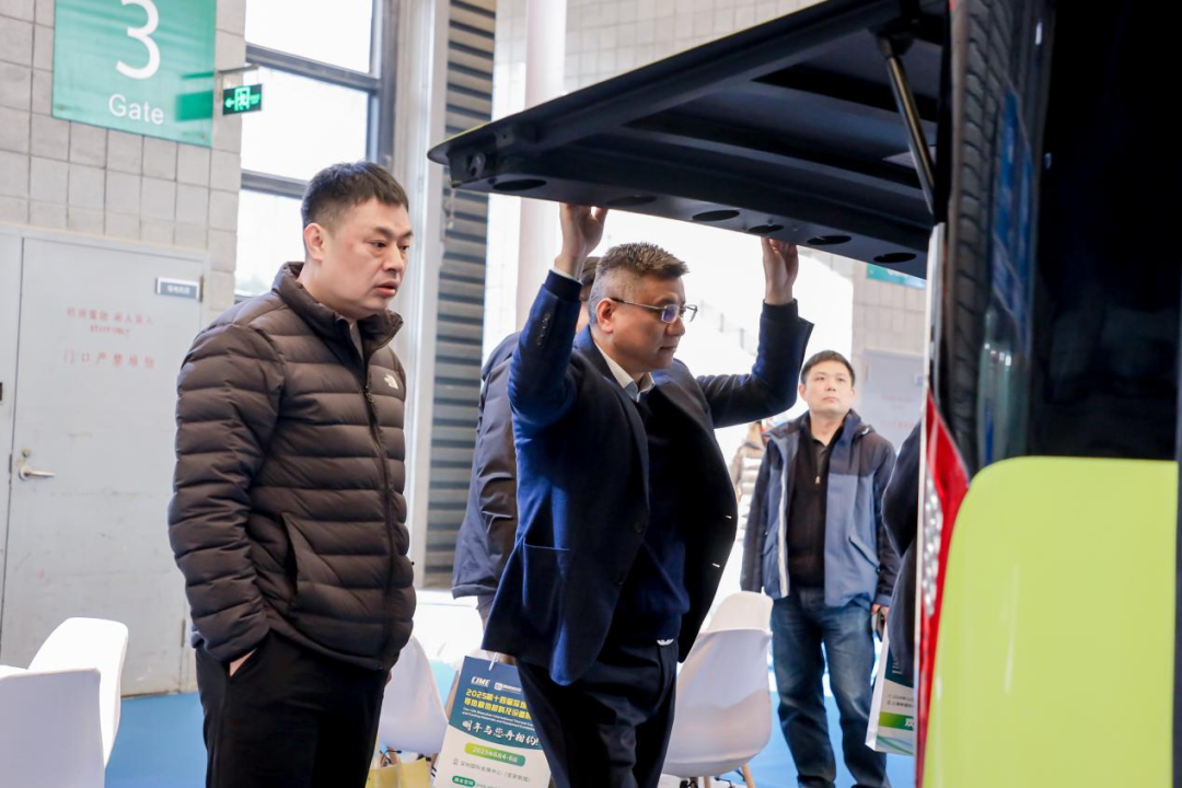 福田歐輝亮相上?？蛙囌梗灾悄軇?chuàng)新引領(lǐng)交通新時(shí)代(圖7)