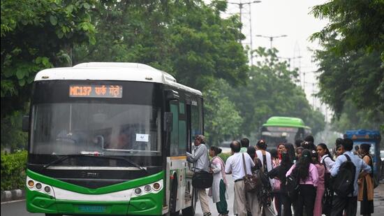 The-bus-fleet-will-include-250-standard-floor-12-m_1748976880720.jpg